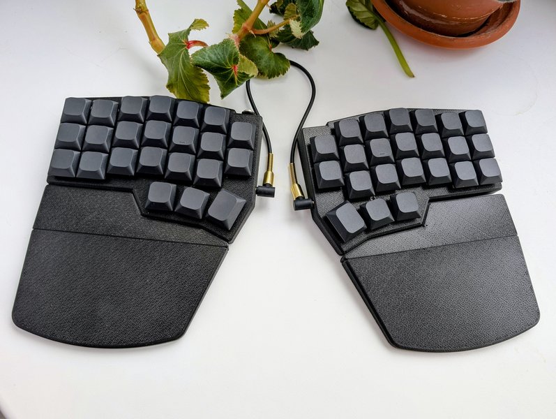 choc_6_deg_wrist_rest